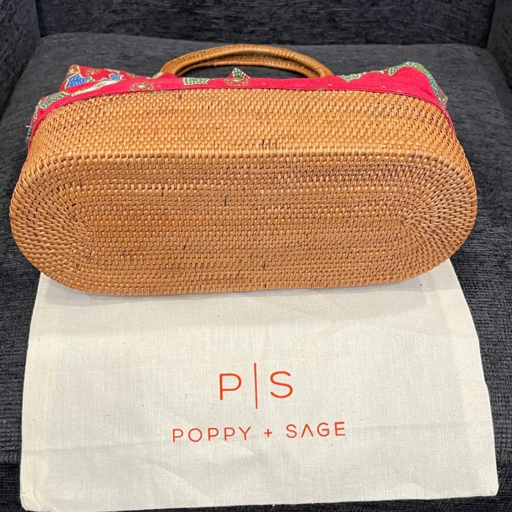NWOT...Poppy ➕ Sage Red Floral Woven Handle Tote & Base - Picture 2 of 8